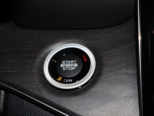 New 2023 Jeep Grand Cherokee Overland AWD/4WD image 14