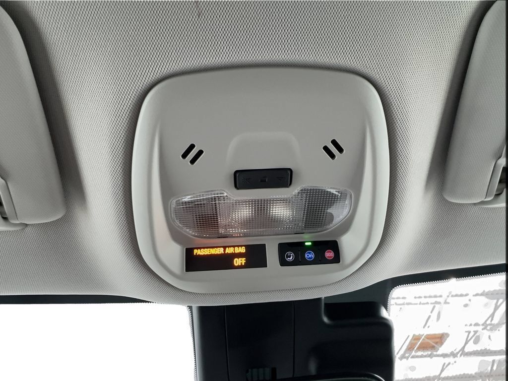 Used 2025 Chevrolet Trax ACTIV w/ Driver Confidence Package FWD image 44