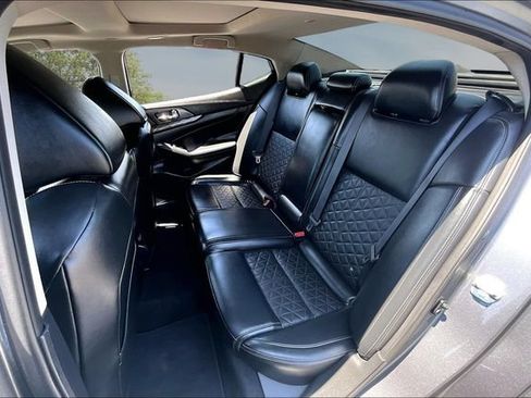Certified 2017 Nissan Maxima Platinum FWD image 22