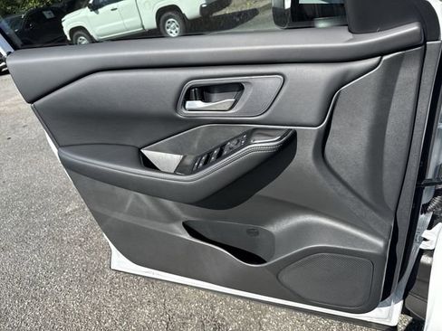 New 2026 Nissan Rogue SV AWD/4WD image 25