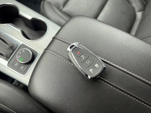 Used 2024 Chevrolet Blazer LT image 29