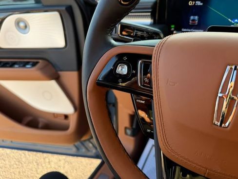 Used 2025 Lincoln Aviator Black Label image 44