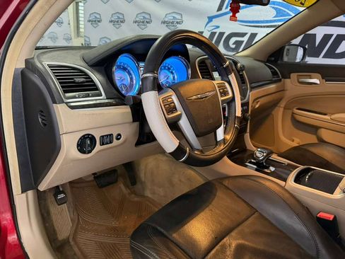 Used 2014 Chrysler 300 w/ Driver Convenience Group image 14