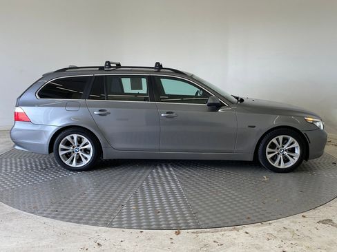 Used 2010 BMW 535i xDrive Wagon image 7