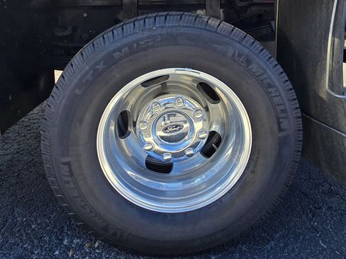 Used 2025 Ford F350 XLT w/ XLT Value Package image 27