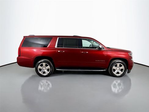 Used 2019 Chevrolet Suburban Premier AWD/4WD image 10
