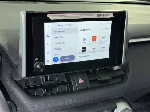 Used 2024 Toyota RAV4 SE image 23