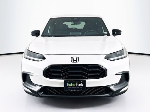 Used 2023 Honda HR-V Sport image 2