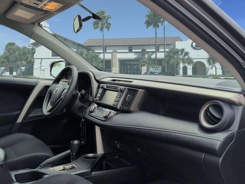 Used 2015 Toyota RAV4 XLE FWD image 28