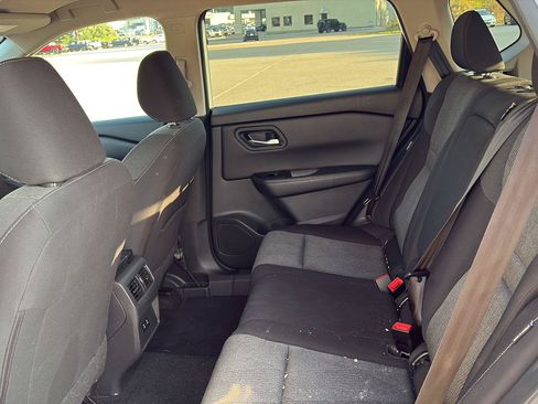 Used 2025 Nissan Rogue SV FWD image 6