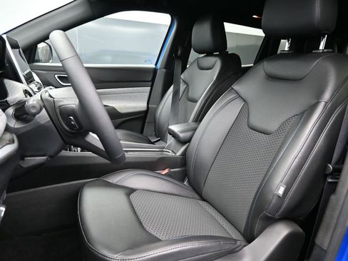 New 2026 Jeep Compass Latitude image 10