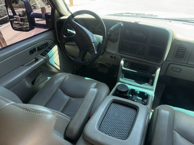 Used 2006 GMC Sierra 3500 SLT w/ Heavy-Duty Power Package AWD/4WD image 35