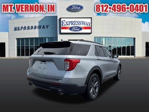 Used 2024 Ford Explorer XLT w/ Equipment Group 202A AWD/4WD image 6