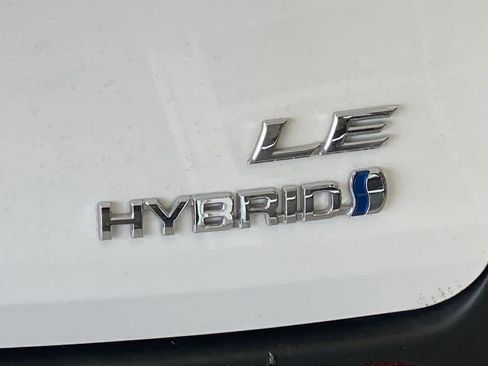 Certified 2024 Toyota Sienna LE AWD/4WD image 12