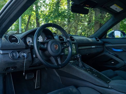 Certified 2024 Porsche 718 Cayman GT4 RS RWD image 4
