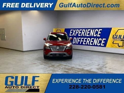 Used 2025 Nissan Rogue SL image 3