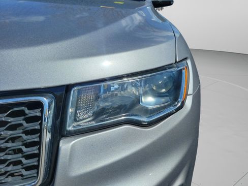 Used 2019 Jeep Grand Cherokee Limited image 23