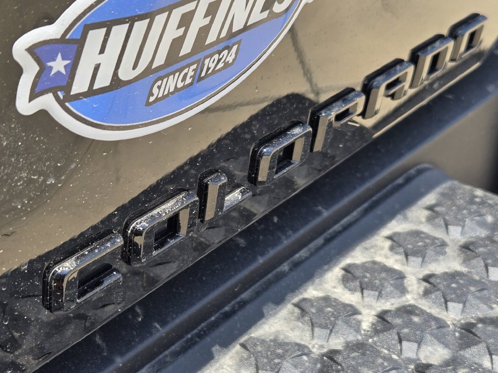 New 2026 Chevrolet Colorado ZR2 w/ Technology Package AWD/4WD image 8