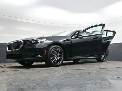 New 2026 BMW 530i xDrive w/ Premium Package AWD/4WD image 40