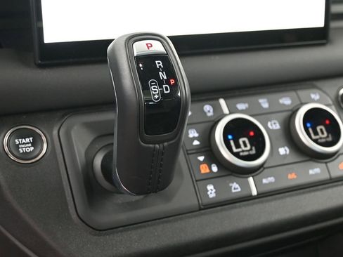 Used 2023 Land Rover Defender 90 V8 image 25