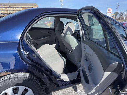 Used 2011 Toyota Corolla LE image 6