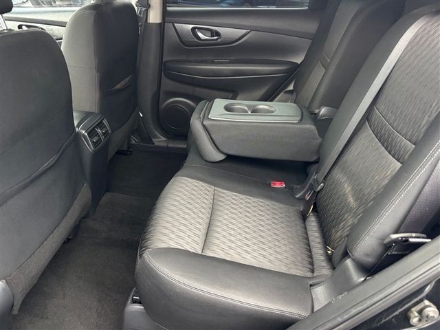 Used 2018 Nissan Rogue SV FWD image 14
