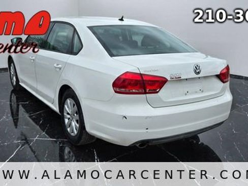 Used 2012 Volkswagen Passat 2.5 S image 2