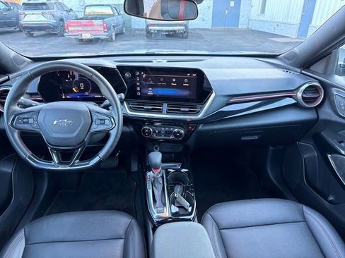 Used 2024 Chevrolet Trax RS image 28
