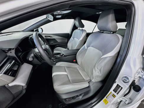 Used 2025 Toyota Camry SE FWD image 16