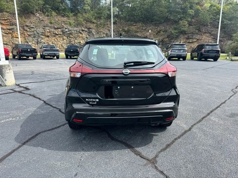 New 2025 Nissan Kicks Play S FWD image 6