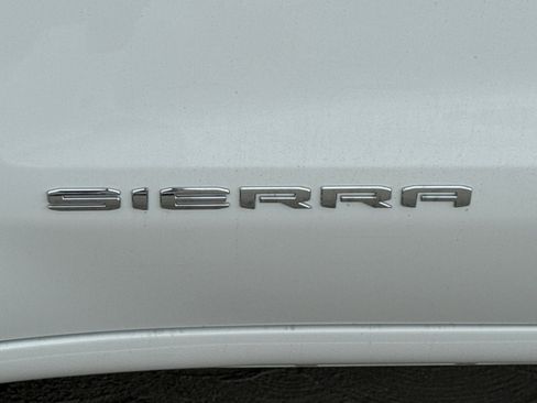 New 2026 GMC Sierra 1500 SLE image 11