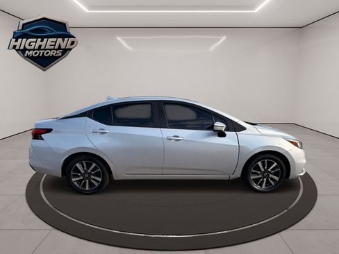 Used 2021 Nissan Versa SV image 10
