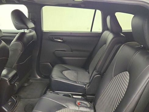 Used 2023 Toyota Highlander XSE AWD/4WD image 20