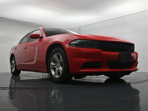 Used 2022 Dodge Charger SXT RWD image 18