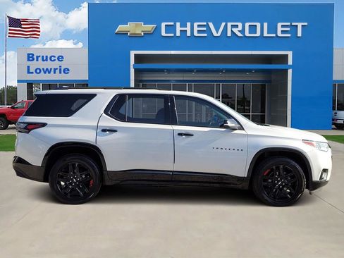 Used 2021 Chevrolet Traverse Premier w/ Redline Edition FWD image 6