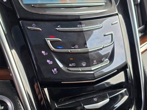 Used 2019 Cadillac Escalade Premium Luxury image 33