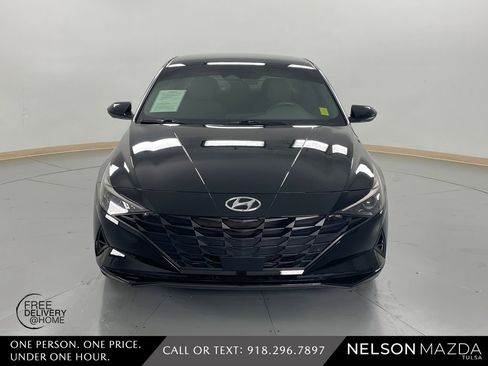Used 2022 Hyundai Elantra SEL w/ Convenience Package image 2