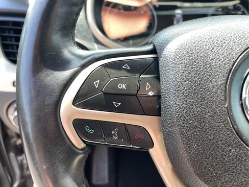 Used 2017 Jeep Cherokee Limited AWD/4WD image 26