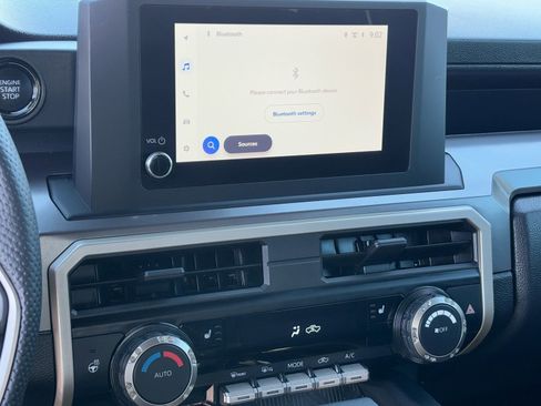 Certified 2025 Toyota Tacoma SR5 image 25