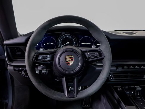 Certified 2024 Porsche 911 Carrera image 9