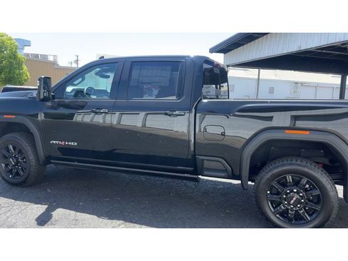 New 2026 GMC Sierra 2500 AT4 w/ AT4 Premium Plus Package AWD/4WD image 8