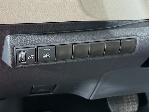 Used 2025 Toyota Corolla LE FWD image 17