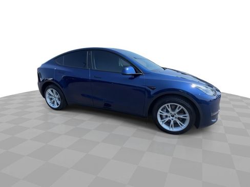 Used 2022 Tesla Model Y Long Range AWD/4WD image 9