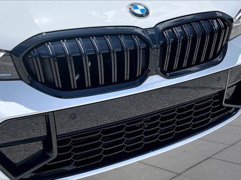 Used 2026 BMW 330i Sedan w/ M Sport Package RWD image 28