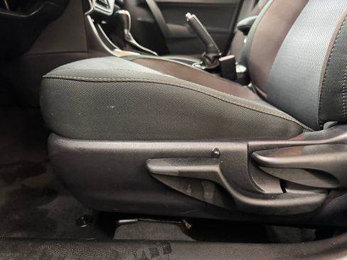 Used 2019 Toyota Corolla LE FWD image 14