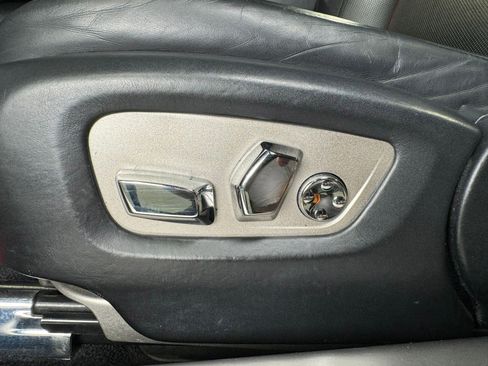 Used 2017 Rolls-Royce Dawn image 39