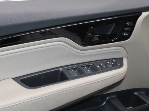 Used 2023 Honda Odyssey Elite image 23