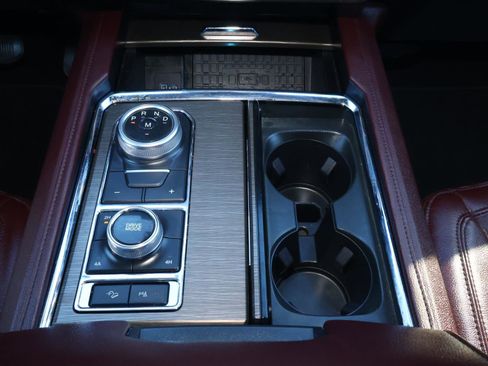 Used 2024 Ford Expedition Limited image 31