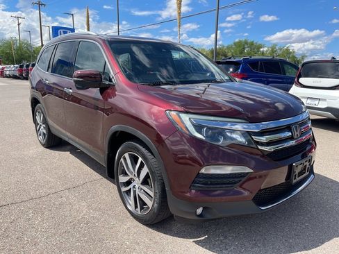 Used 2017 Honda Pilot Touring image 7