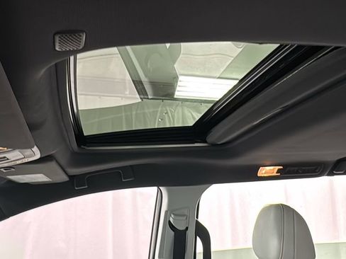 Used 2023 Toyota Sienna XSE image 40